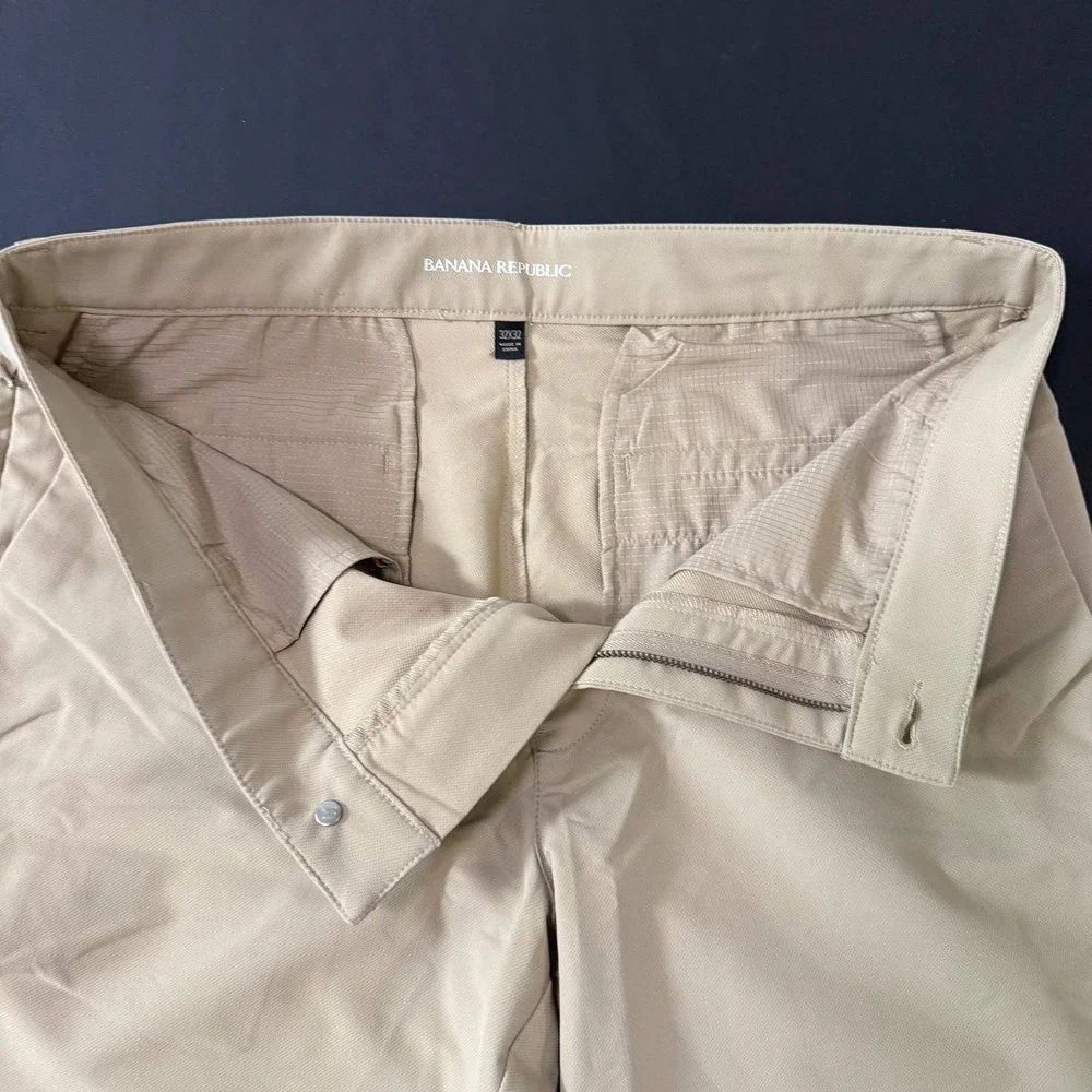 Banana Republic Mens Core Temp Performance Chino Pants Khaki Tan Size 32